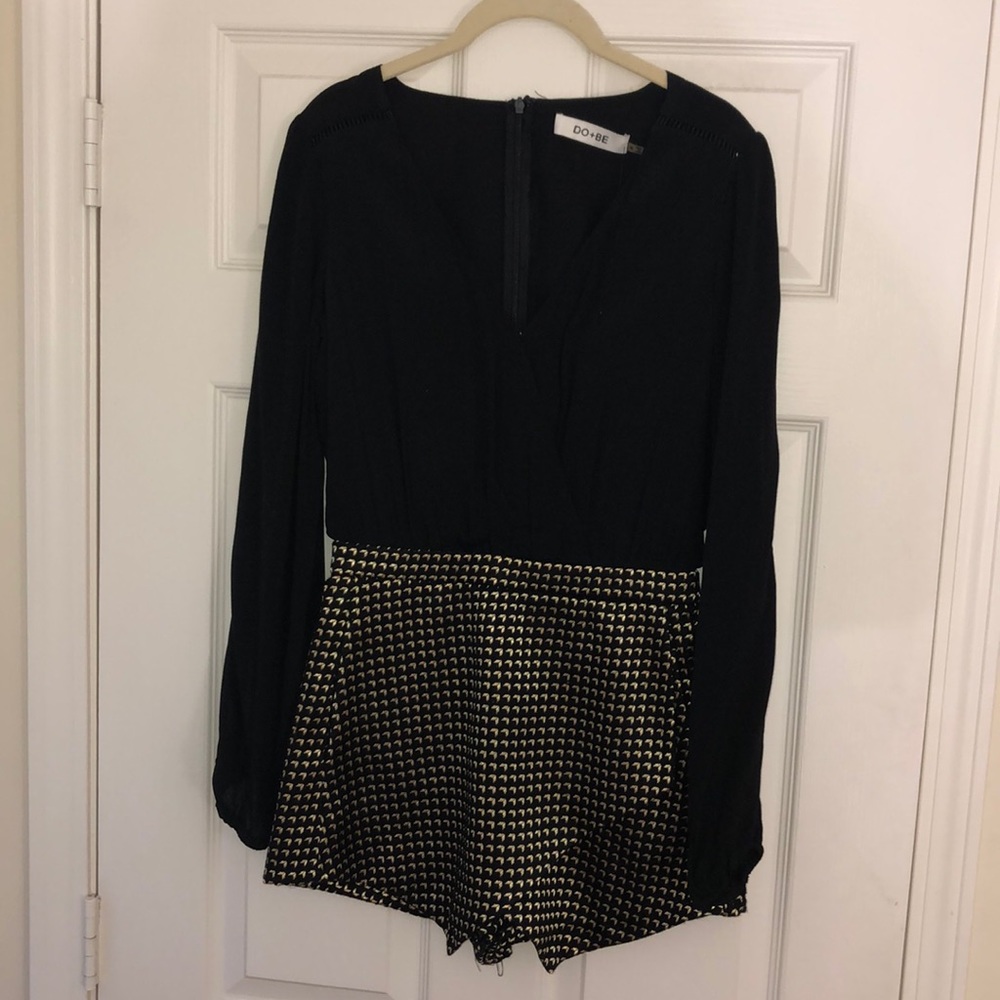 Adorable Do + Be Romper size Medium
